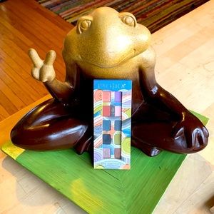 💚 Pacifica “Beachy Punk” Eyeshadow Palette